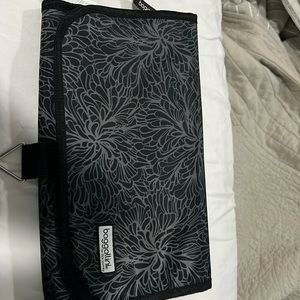 Baggelini cosmetic hanging case